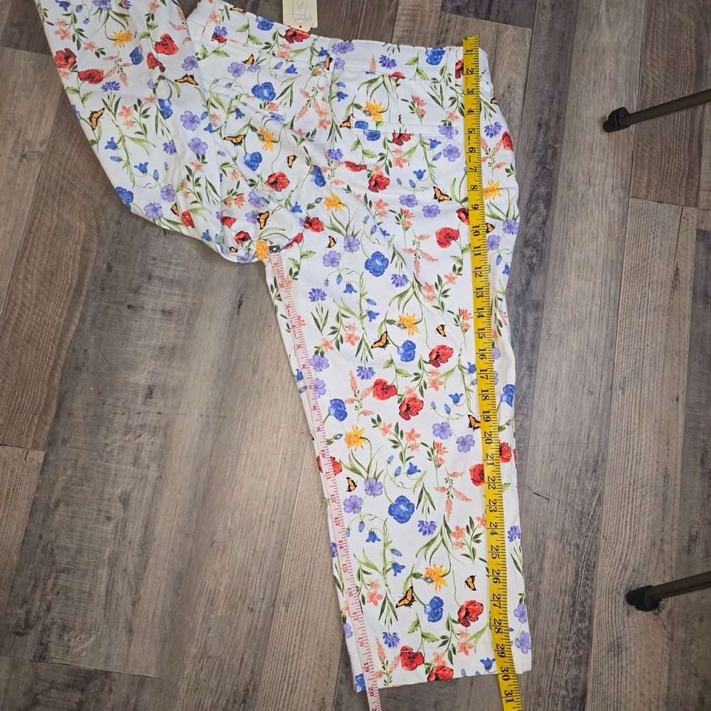 St Johns Bay Floral Capri Pants Womens 8 White Multi Butterfly Tummy Control NWT - Picture 9 of 16